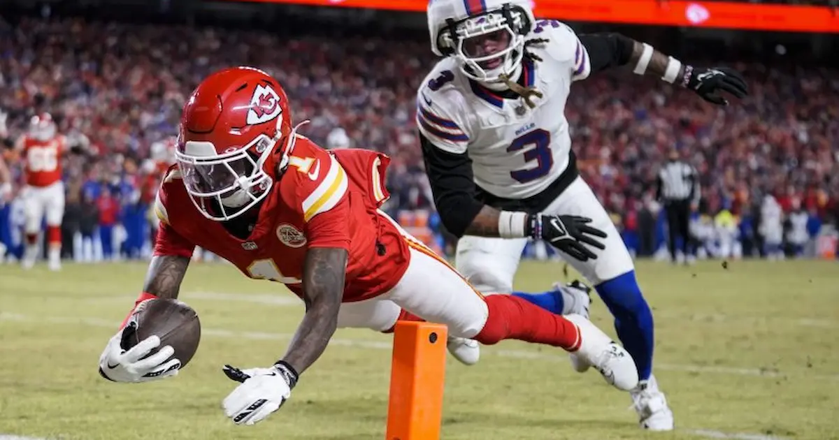 Massive hurricane hits the ground of Florida causing high casualties